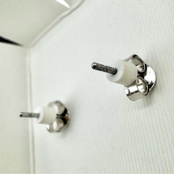 NEW Diamonique Sterling Silver Diamond Look Stud Earrings CZ NWT NIB Gift Ready - Picture 6 of 12